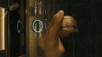 Actress - Sophie Reinhart, Jennifer Lou: Movie - Fate